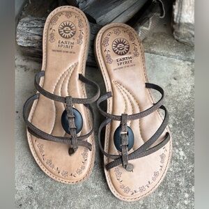Earth Spirit Tan and Brown leather Sandals with Cushioned Sole Sz-8.5.   D